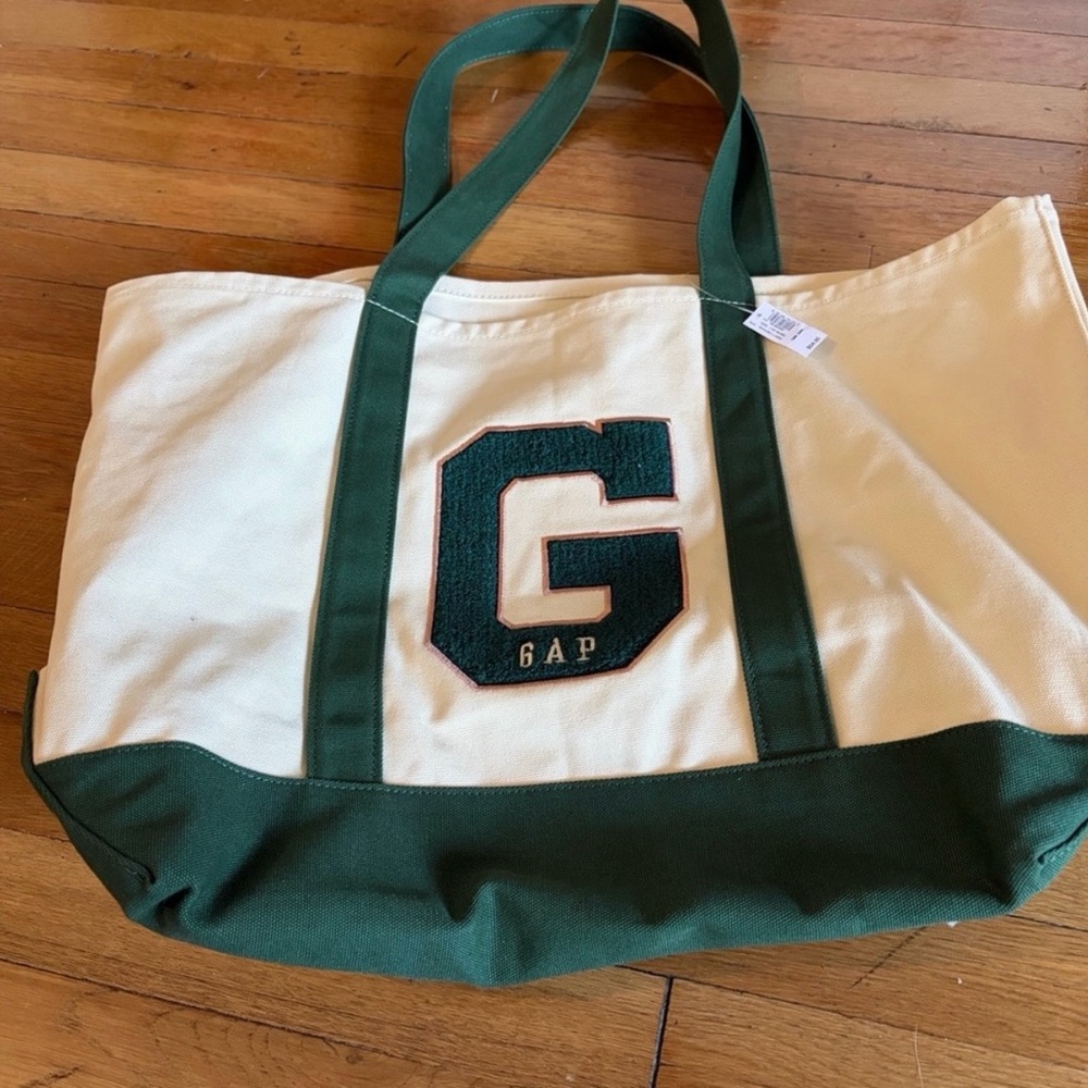 NWT GAP Green and Cream Tote Bag